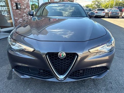 Used 2019 Alfa Romeo Giulia Ti AWD/4WD image 2
