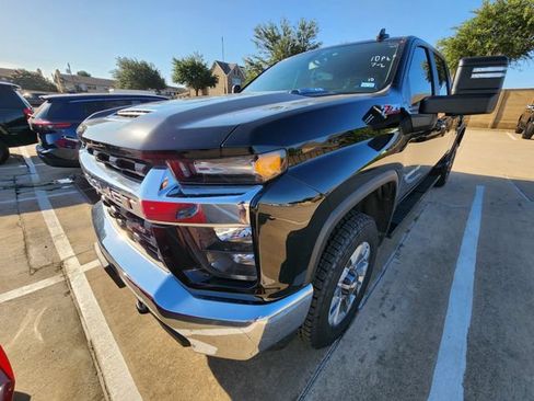 Used 2023 Chevrolet Silverado 2500 LT w/ Convenience Package AWD/4WD image 3