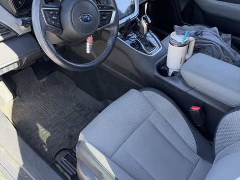 Used 2022 Subaru Outback Premium image 6