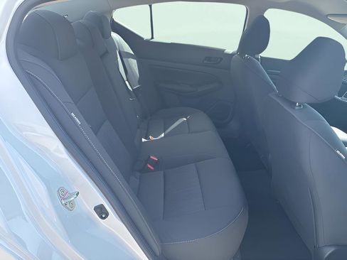 Used 2025 Nissan Altima 2.5 S image 9