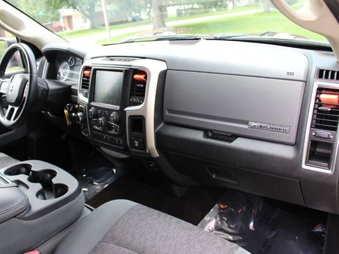 Used 2016 RAM 1500 Big Horn AWD/4WD image 39