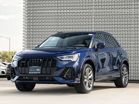 Certified 2025 Audi Q3 2.0T Premium w/ Convenience Package AWD/4WD image 7