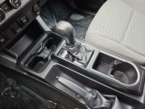 Used 2022 Toyota Tacoma SR5 image 18