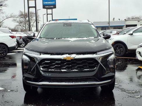 Used 2025 Chevrolet Trax LT image 21