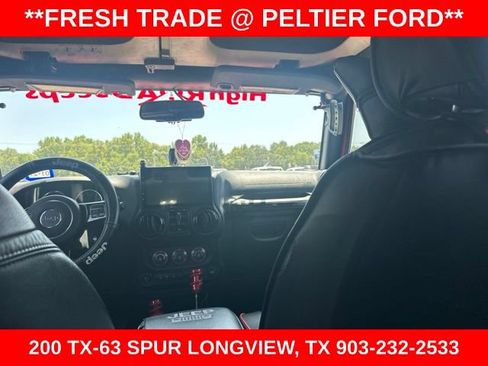 Used 2015 Jeep Wrangler Unlimited Sahara AWD/4WD image 17