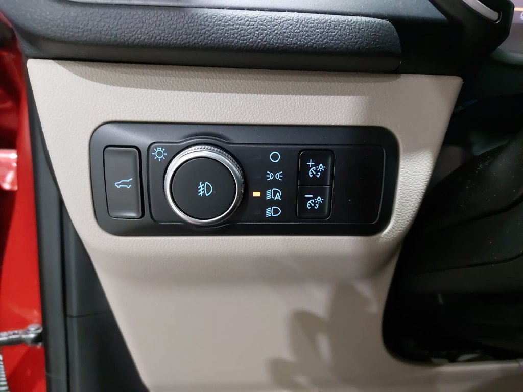 Used 2020 Ford Escape SEL FWD image 21