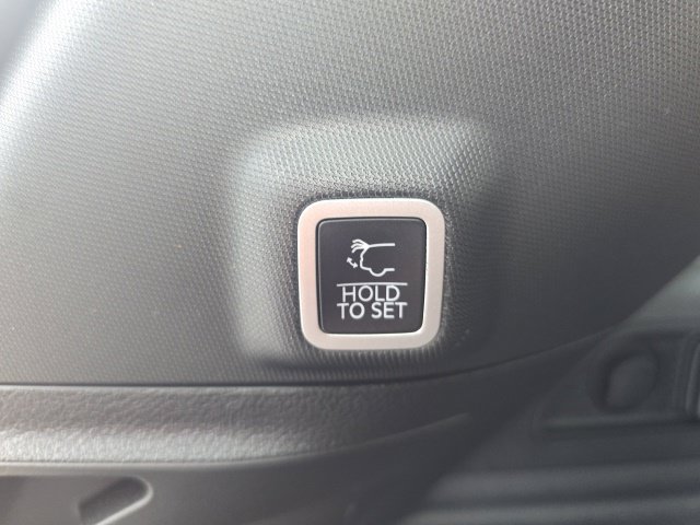Used 2023 Jeep Grand Cherokee 4WD 4xe image 33