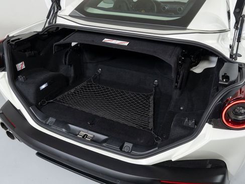 Used 2019 Ferrari Portofino image 17