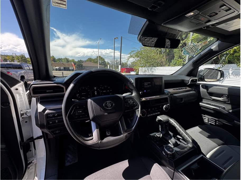 Used 2025 Toyota Tacoma TRD Sport AWD/4WD image 14