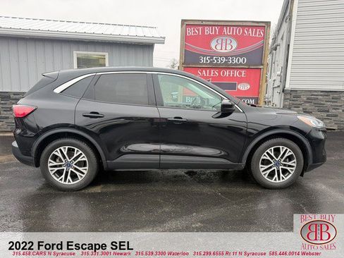 Used 2022 Ford Escape SEL image 2