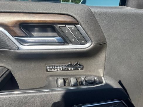 Certified 2025 Chevrolet Silverado 1500 High Country w/ Technology Package AWD/4WD image 23