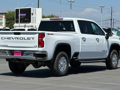 Used 2025 Chevrolet Silverado 2500 LTZ w/ LTZ Convenience Package AWD/4WD image 4
