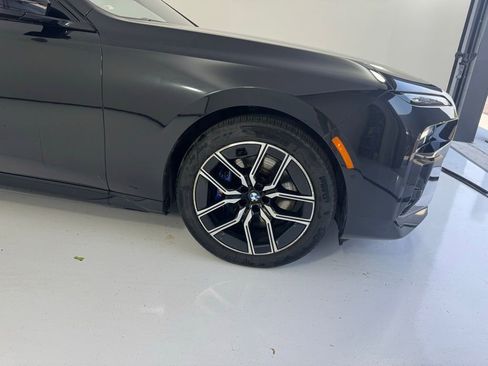 Used 2023 BMW 760i xDrive w/ Executive Package AWD/4WD image 12