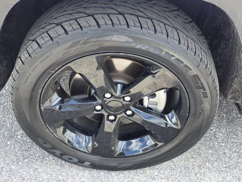 Used 2023 Jeep Grand Cherokee L Limited w/ Black Appearance Package image 39