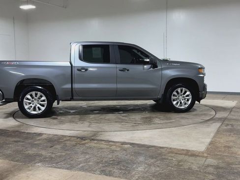 Used 2020 Chevrolet Silverado 1500 Custom w/ Custom Value Package image 9