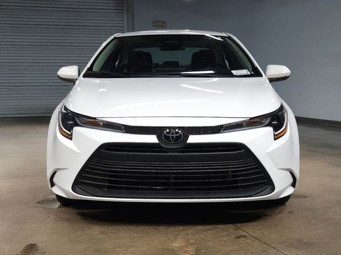New 2026 Toyota Corolla LE image 2
