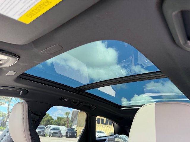 New 2027 Volvo XC90 B5 Core AWD/4WD image 17