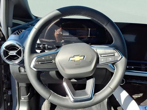 New 2026 Chevrolet Equinox EV LT image 9