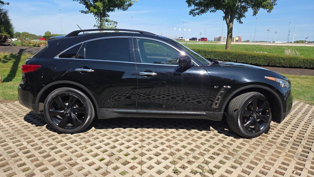 Used 2017 INFINITI QX70 AWD w/ Premium Package image 11