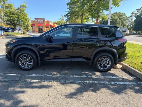 Used 2025 Nissan Rogue S AWD/4WD image 4