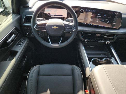 New 2026 Chevrolet Suburban Premier image 11