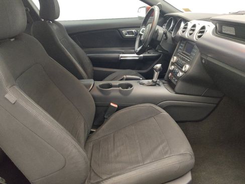 Used 2016 Ford Mustang Coupe RWD image 21