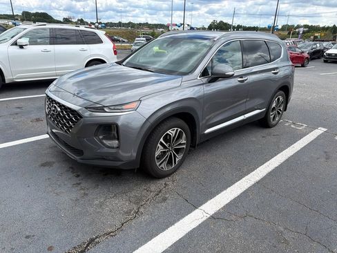 Used 2020 Hyundai Santa Fe SEL FWD image 2