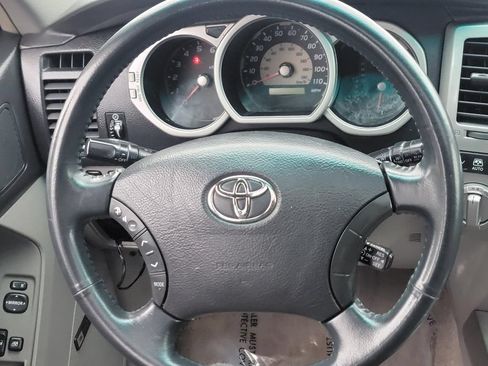 Used 2004 Toyota 4Runner 4WD image 17