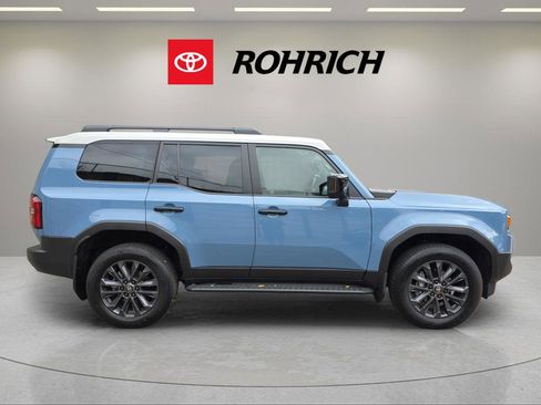 Used 2024 Toyota Land Cruiser image 4