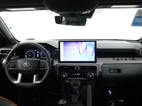 Used 2025 Toyota Tacoma Trailhunter image 12