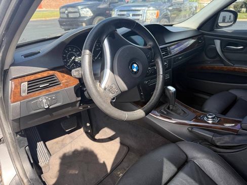 Used 2011 BMW 335i xDrive Sedan AWD/4WD image 10