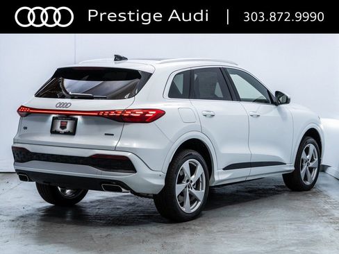 Used 2025 Audi Q5 Premium Plus w/ Premium Plus AWD/4WD image 8
