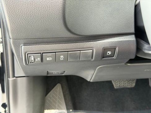 Certified 2023 Toyota Corolla SE image 26
