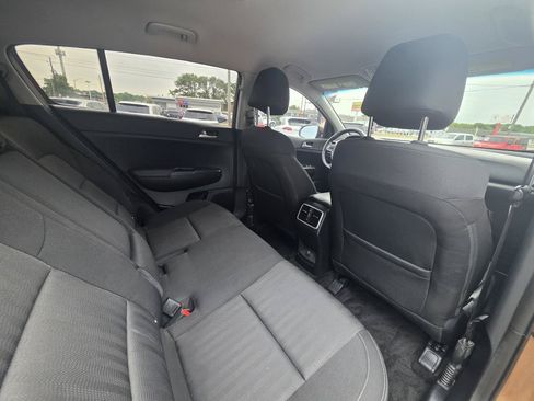 Used 2017 Kia Sportage LX AWD/4WD image 40