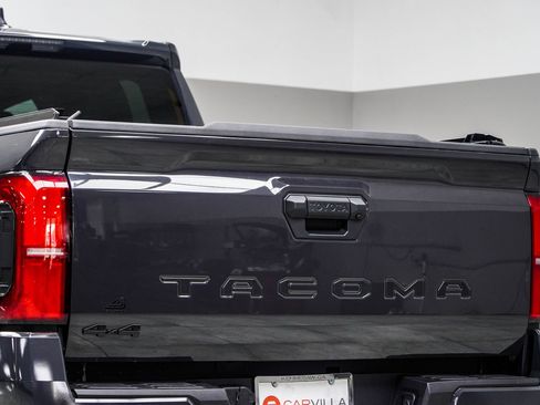 Used 2025 Toyota Tacoma TRD Sport AWD/4WD image 13