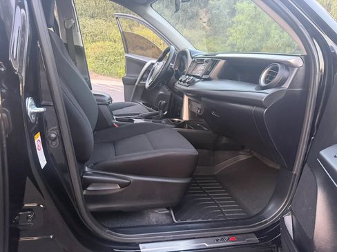 Used 2016 Toyota RAV4 LE FWD image 17