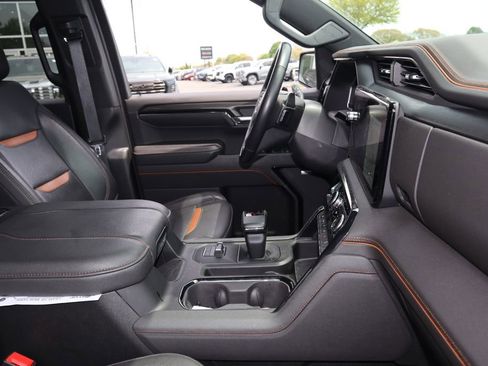 Used 2023 GMC Sierra 1500 AT4 w/ AT4 Preferred Package AWD/4WD image 27