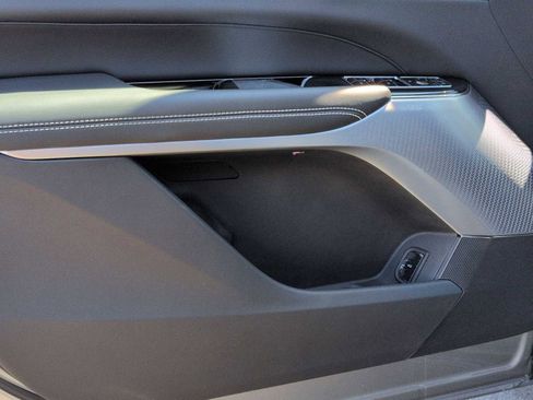 New 2026 Cadillac Lyriq V image 10