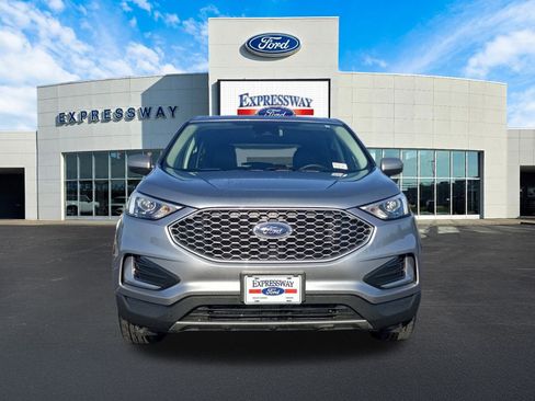 Used 2024 Ford Edge SEL image 3