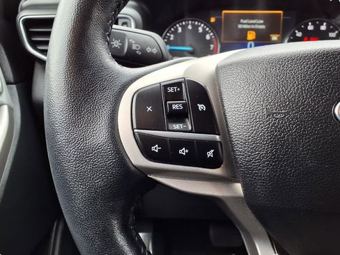 Used 2022 Ford Explorer XLT w/ Equipment Group 202A AWD/4WD image 22
