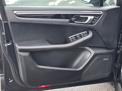 Used 2018 Porsche Macan image 19