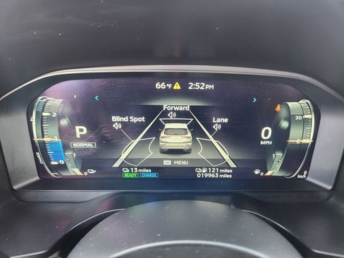 Used 2025 Mitsubishi Outlander ES image 11