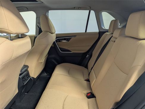 Used 2025 Toyota RAV4 XLE image 29