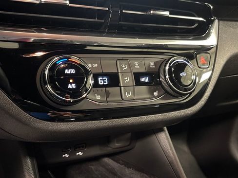 Used 2025 Buick Envista Sport Touring w/ Convenience I Package image 39