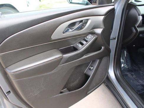 Used 2018 Chevrolet Traverse LT FWD image 8