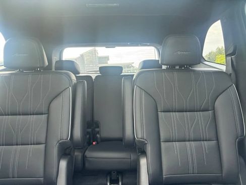 Used 2026 Buick Enclave Avenir w/ Super Cruise Package AWD/4WD image 11