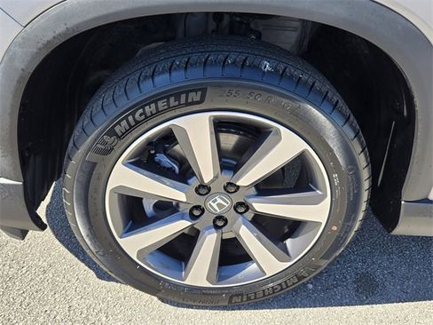 Used 2023 Honda Pilot Touring image 10