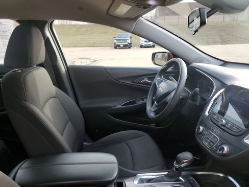 Used 2021 Chevrolet Malibu LT image 33