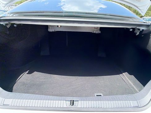 Used 2019 Toyota Avalon Limited FWD image 12
