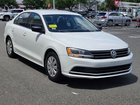 Used 2016 Volkswagen Jetta S FWD image 3